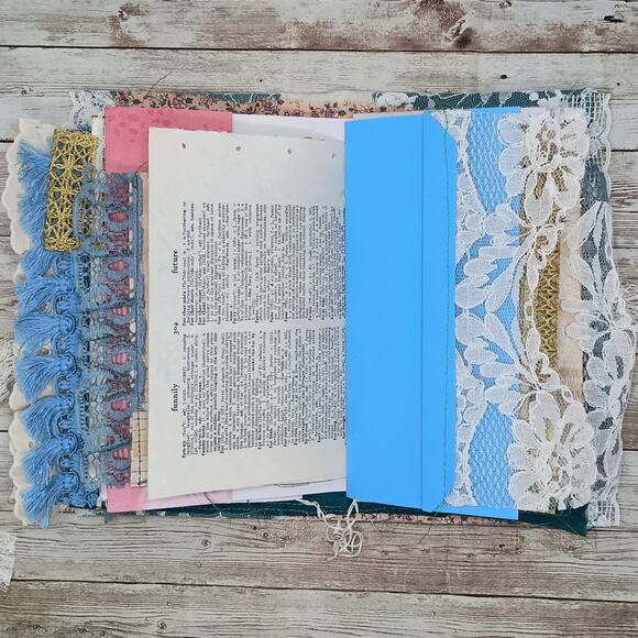 Turquoise Embellished Junk Journal: Flowers, Birds and Butterflies (Discover) - Picture 15 of 16